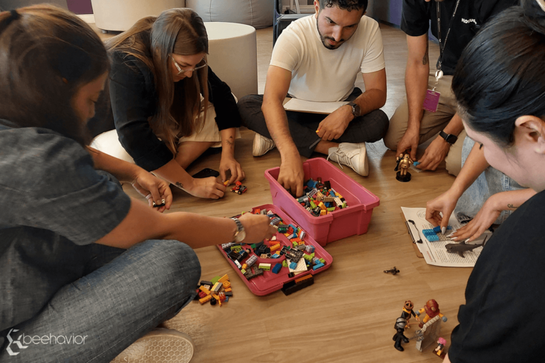 Teambuilding utilizando peças de lego; dinâmica com lego; lego serious play